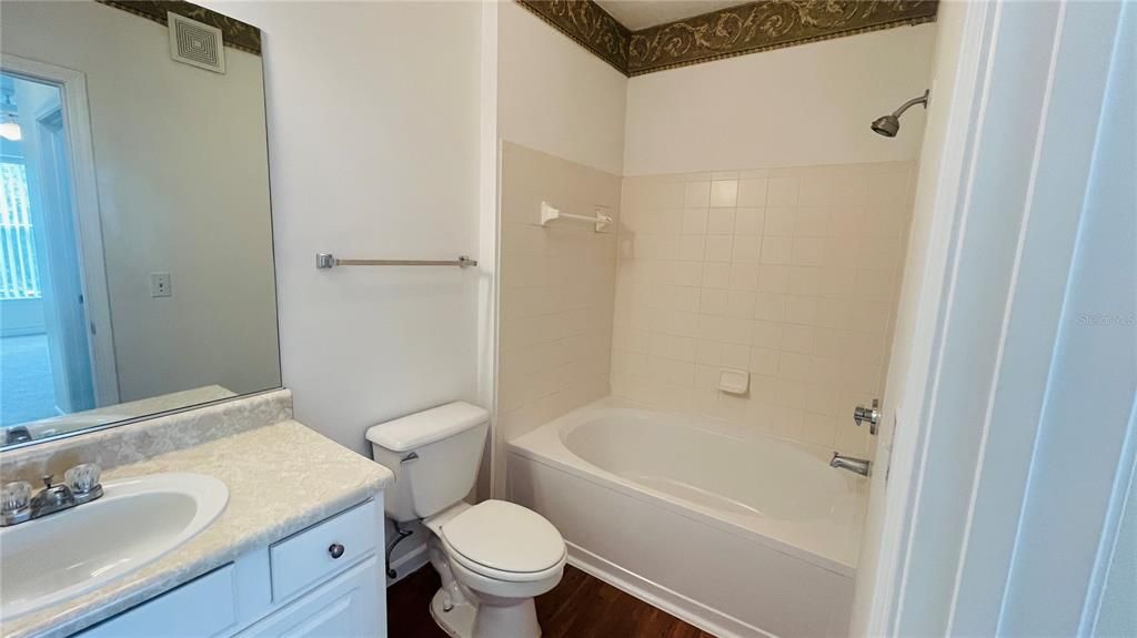 Active With Contract: $1,600 (2 beds, 2 baths, 1088 Square Feet)