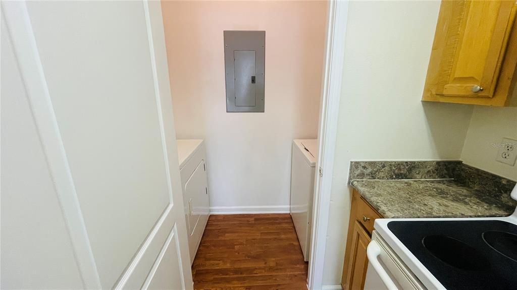 Active With Contract: $1,600 (2 beds, 2 baths, 1088 Square Feet)