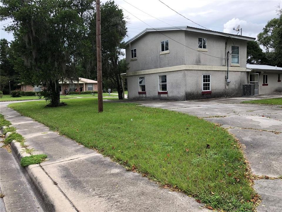 Recently Sold: $149,000 (4 beds, 2 baths, 2088 Square Feet)