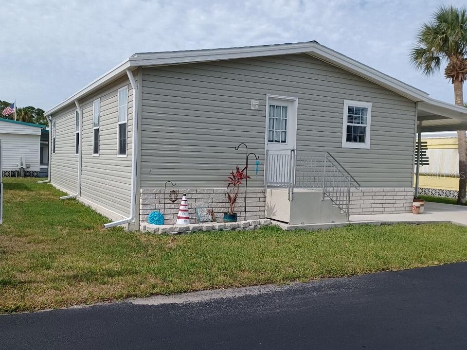 For Sale: $249,999 (2 beds, 2 baths, 1188 Square Feet)