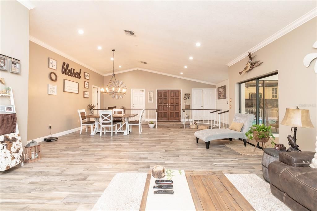 Recently Sold: $500,000 (3 beds, 2 baths, 1800 Square Feet)