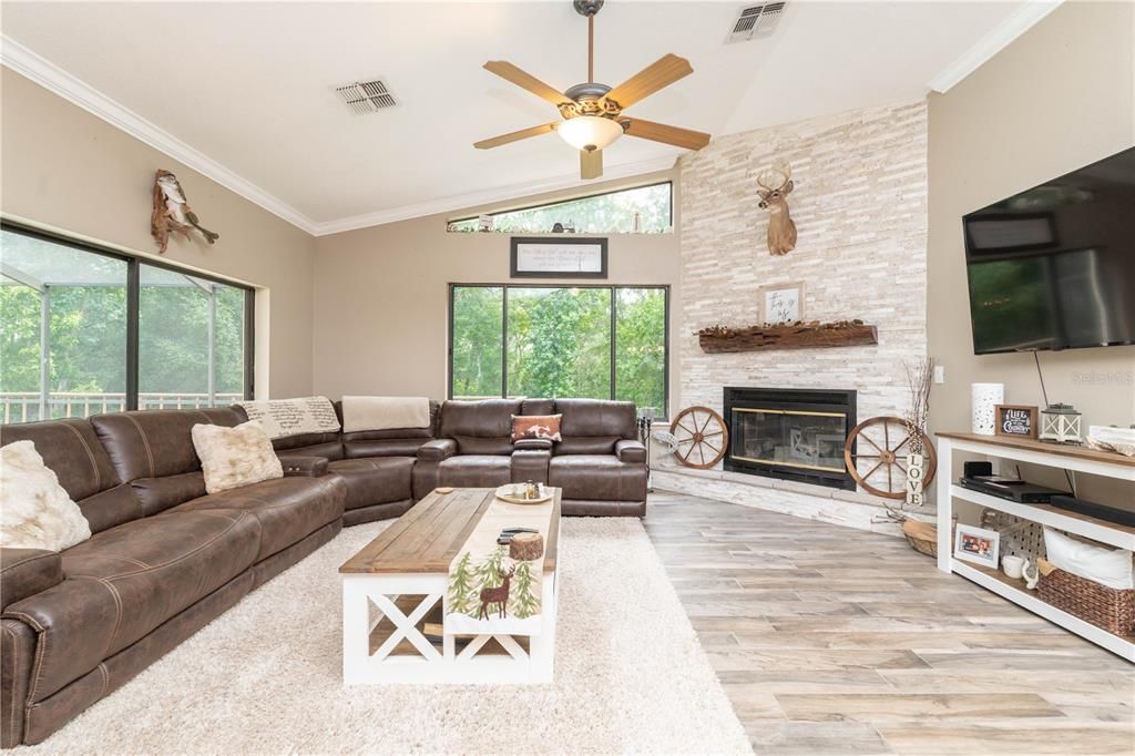 Recently Sold: $500,000 (3 beds, 2 baths, 1800 Square Feet)