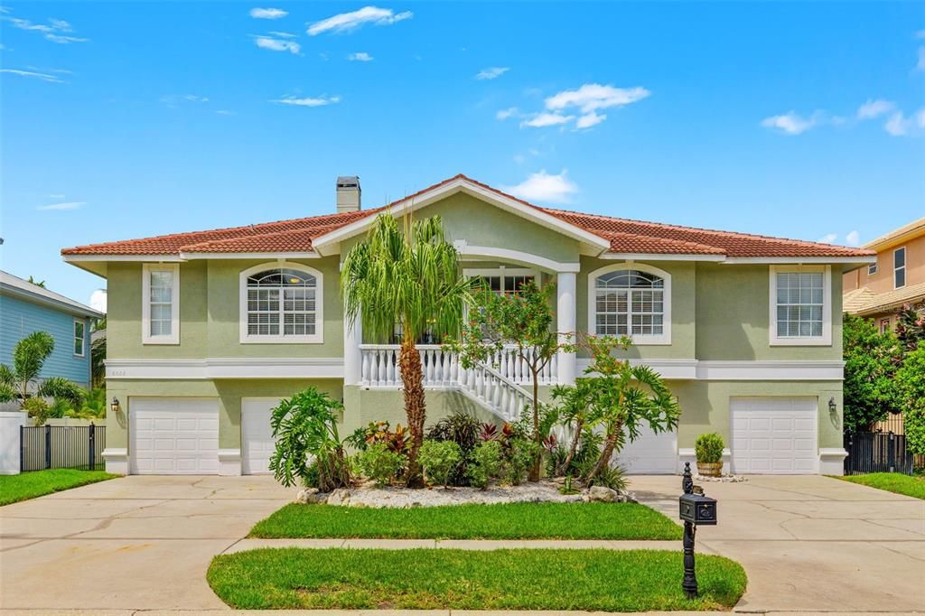 Recently Sold: $1,400,000 (3 beds, 3 baths, 2920 Square Feet)