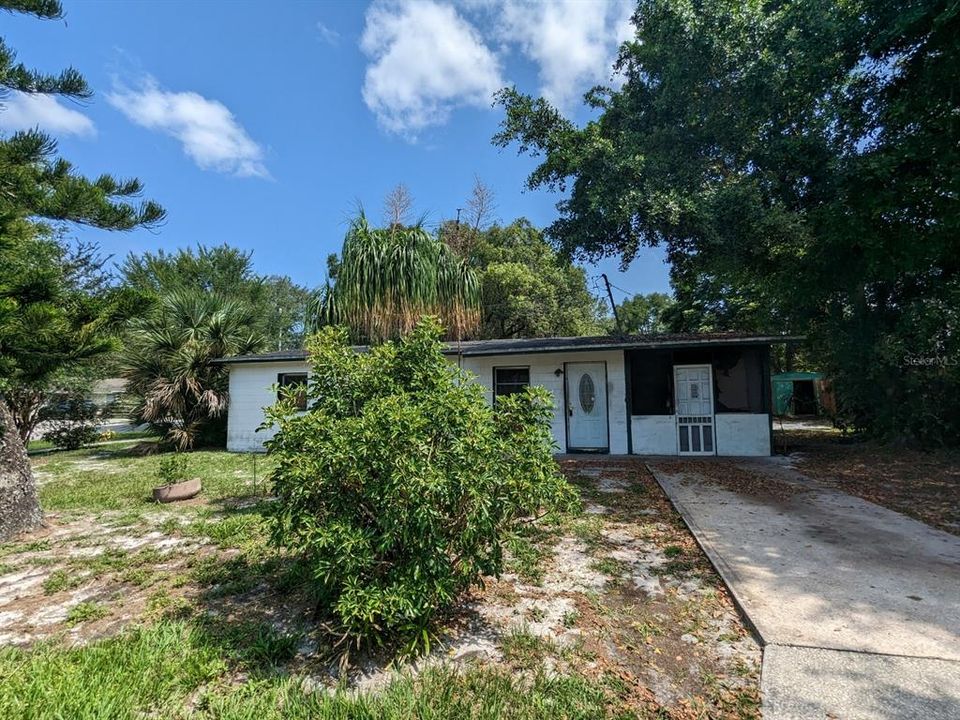 Recently Sold: $161,000 (3 beds, 1 baths, 1104 Square Feet)