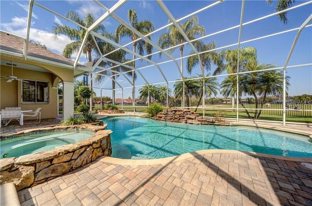 Recently Sold: $1,650,000 (4 beds, 3 baths, 4801 Square Feet)