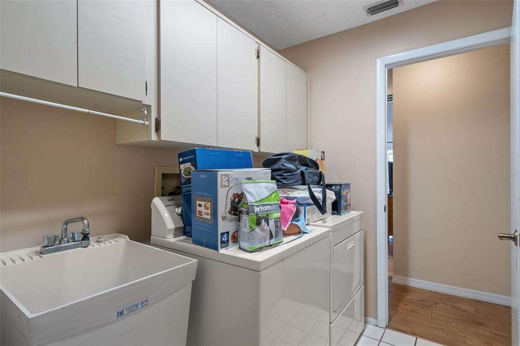 Recently Sold: $277,000 (2 beds, 2 baths, 1468 Square Feet)