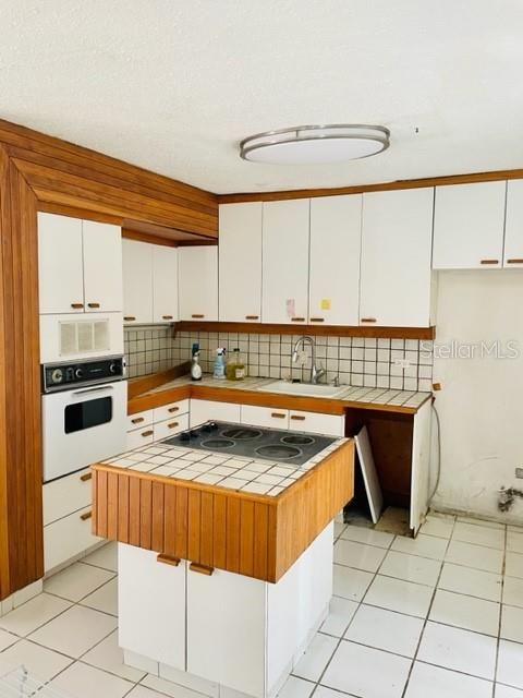 Vendido Recientemente: $359,500 (3 camas, 2 baños, 1300 Pies cuadrados)