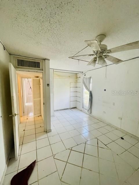 Vendido Recientemente: $359,500 (3 camas, 2 baños, 1300 Pies cuadrados)