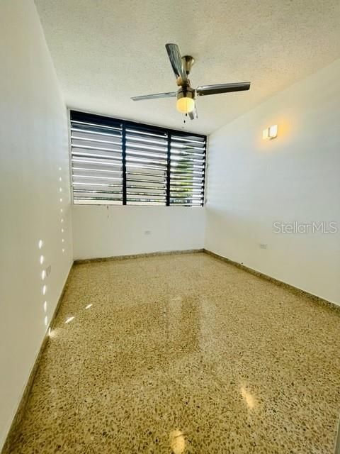 Vendido Recientemente: $135,000 (2 camas, 1 baños, 898 Pies cuadrados)