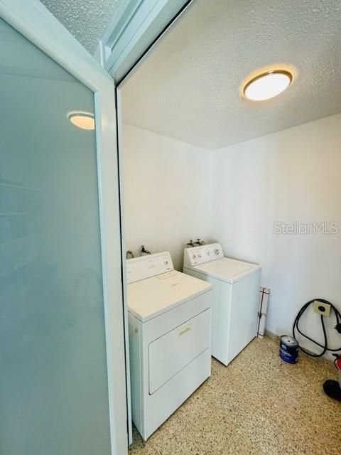 Recently Sold: $135,000 (2 beds, 1 baths, 898 Square Feet)