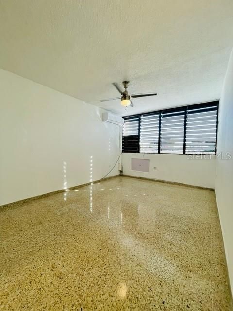 Vendido Recientemente: $135,000 (2 camas, 1 baños, 898 Pies cuadrados)