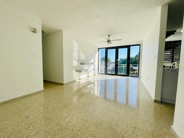 Vendido Recientemente: $135,000 (2 camas, 1 baños, 898 Pies cuadrados)