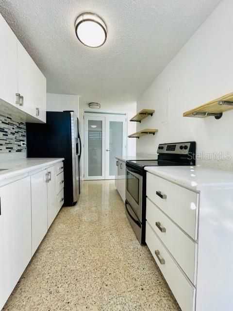 Recently Sold: $135,000 (2 beds, 1 baths, 898 Square Feet)