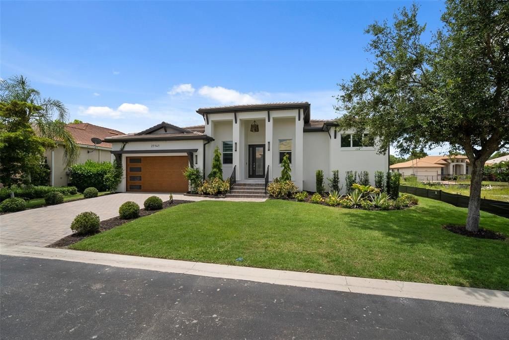 Recently Sold: $1,150,000 (3 beds, 3 baths, 2200 Square Feet)