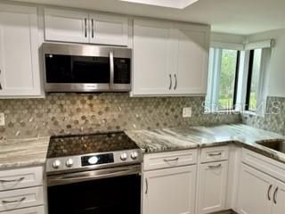 Recently Sold: $250,000 (2 beds, 2 baths, 1098 Square Feet)