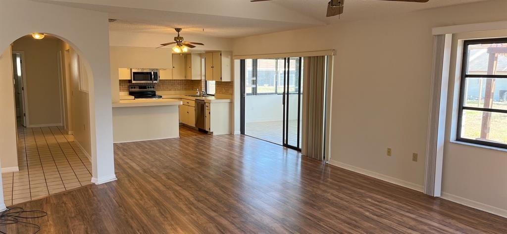 Recently Rented: $1,800 (2 beds, 2 baths, 1490 Square Feet)