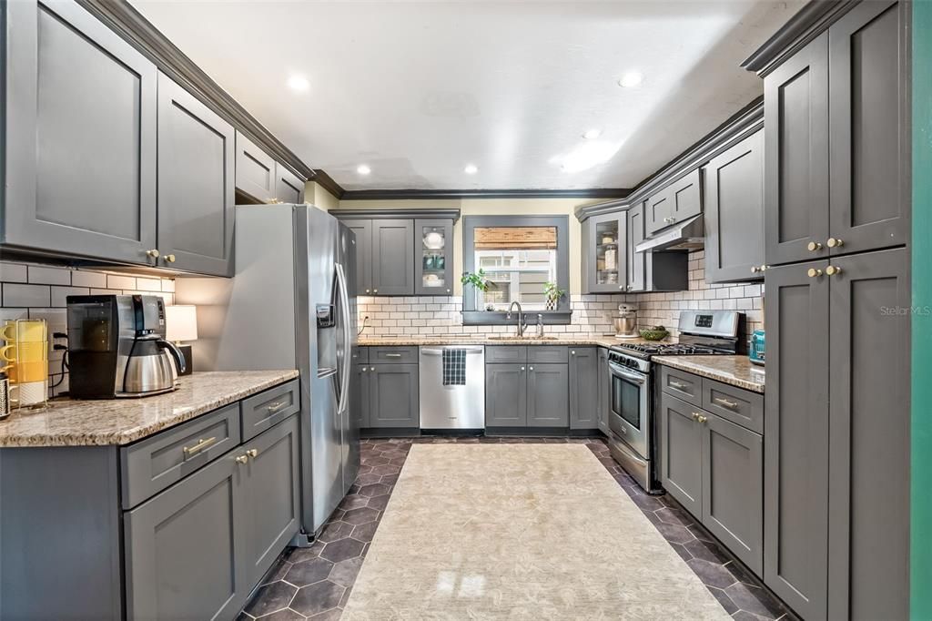 Recently Sold: $1,025,000 (4 beds, 3 baths, 1847 Square Feet)