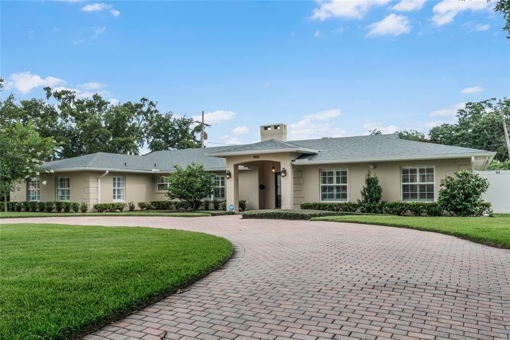Recently Sold: $895,000 (3 beds, 4 baths, 2915 Square Feet)