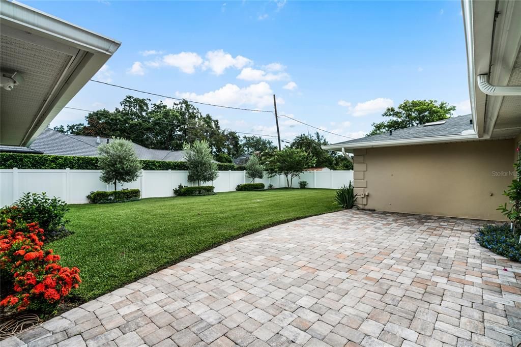 Recently Sold: $895,000 (3 beds, 4 baths, 2915 Square Feet)