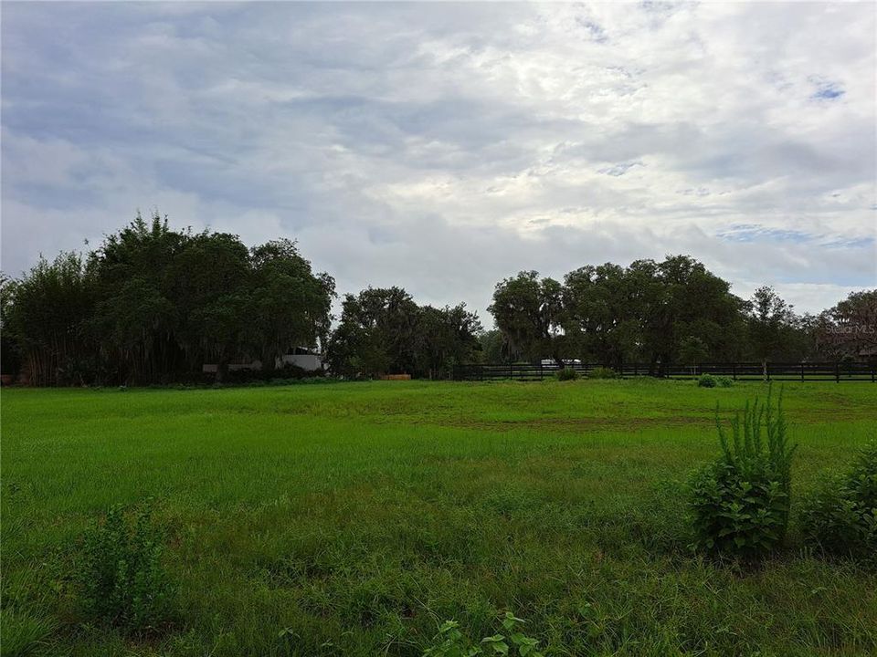 Vendido Recientemente: $108,000 (1.04 acres)