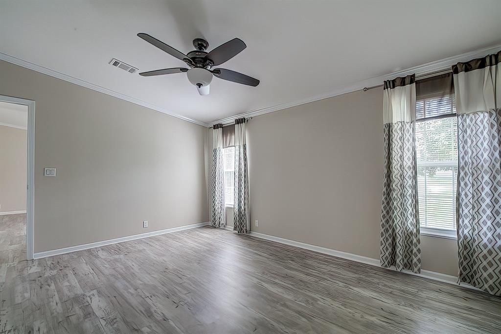 Active With Contract: $240,000 (4 beds, 2 baths, 1728 Square Feet)