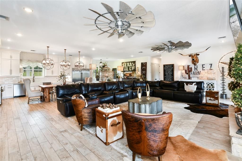 Recently Sold: $1,595,000 (6 beds, 4 baths, 4823 Square Feet)