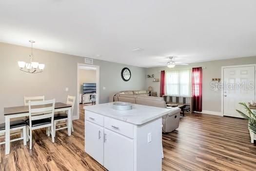 Recently Sold: $315,000 (3 beds, 2 baths, 1300 Square Feet)