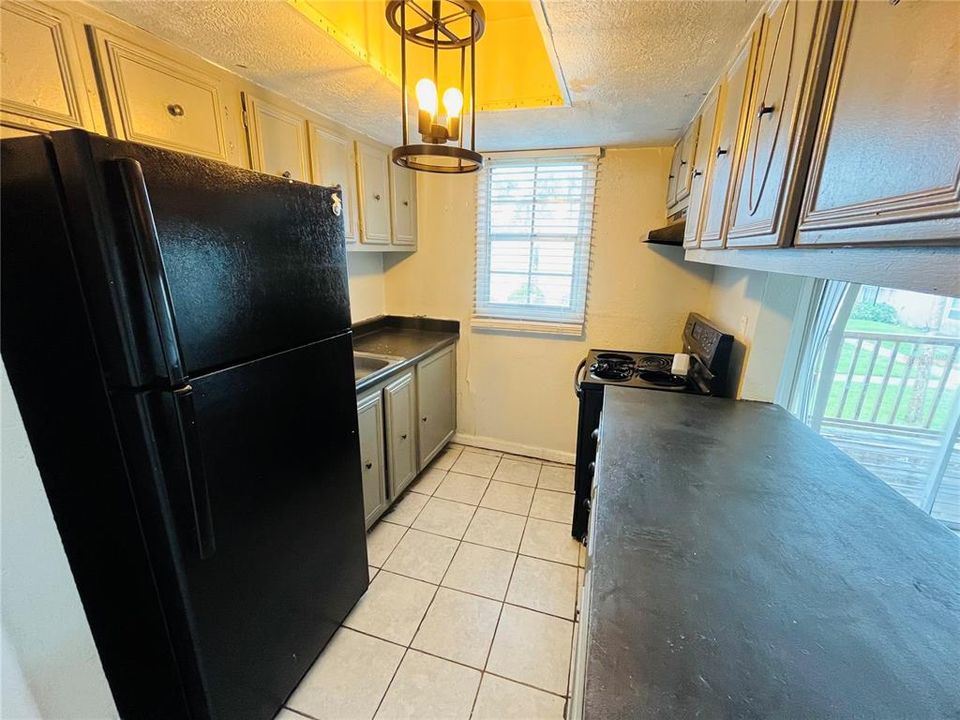 Recently Rented: $1,250 (1 beds, 1 baths, 780 Square Feet)