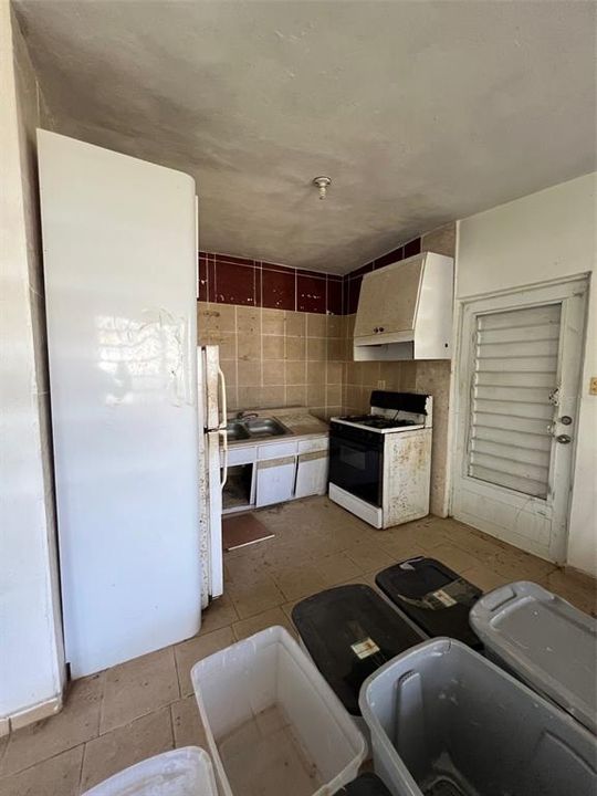 Vendido Recientemente: $35,000 (3 camas, 2 baños, 1200 Pies cuadrados)