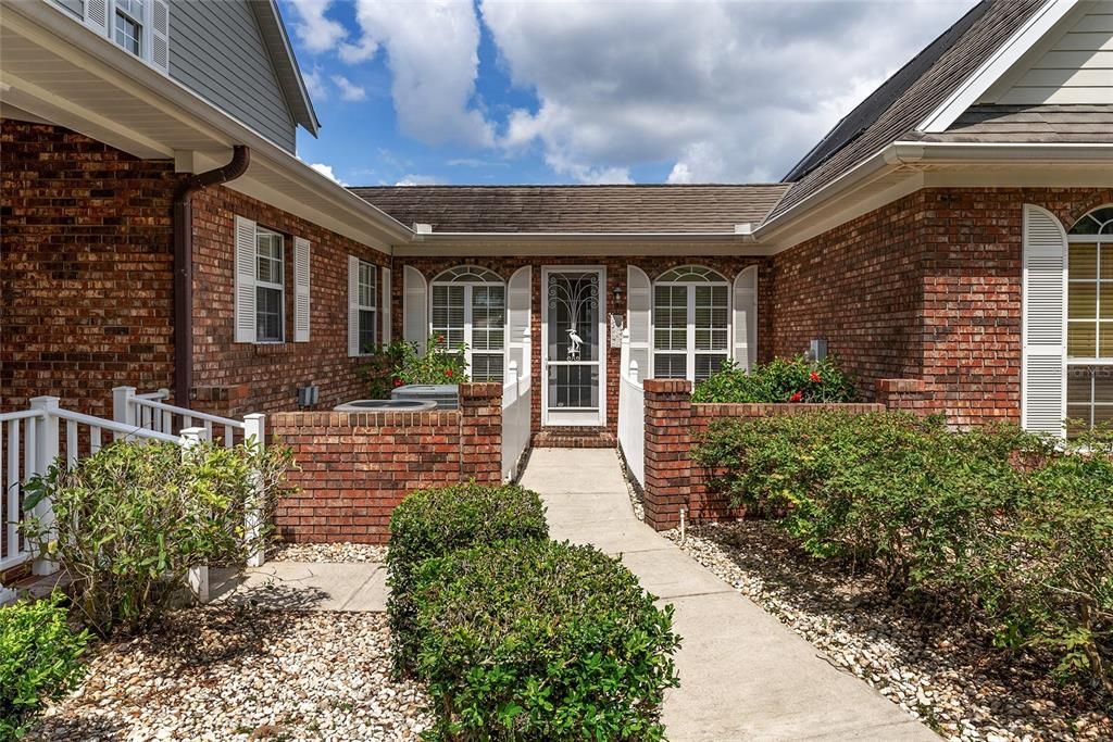 Recently Sold: $1,800,000 (4 beds, 2 baths, 3877 Square Feet)
