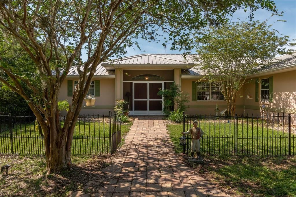 SCREENED FRONT PORCH