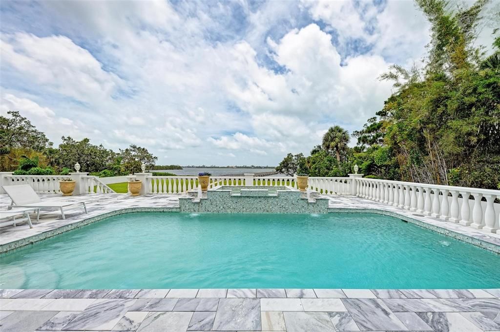 Recently Sold: $3,988,000 (5 beds, 5 baths, 8383 Square Feet)