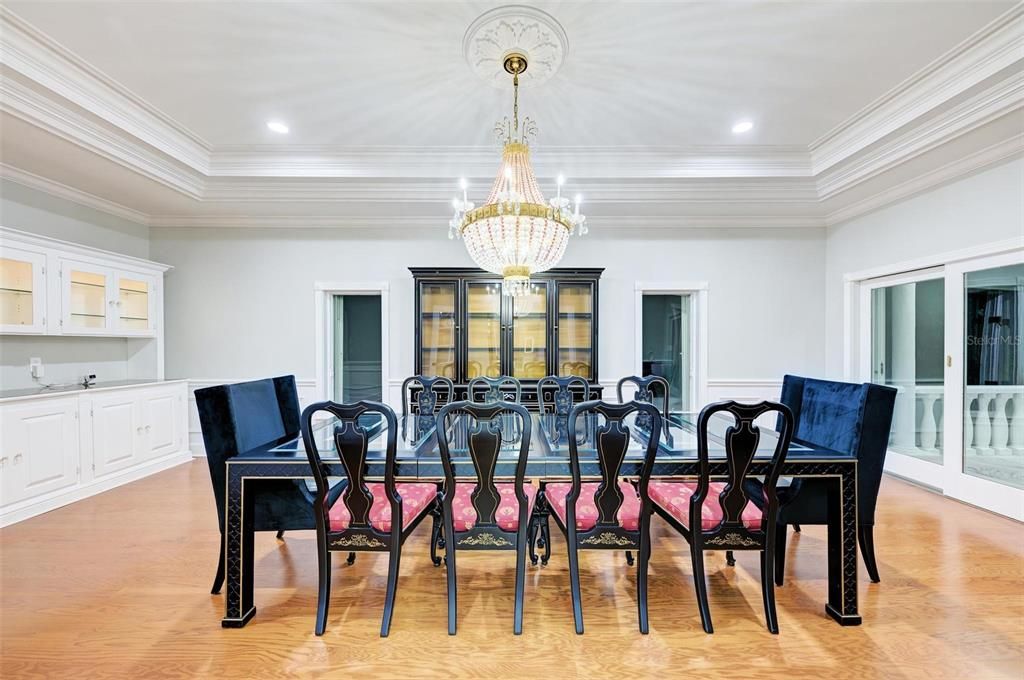 Recently Sold: $3,988,000 (5 beds, 5 baths, 8383 Square Feet)