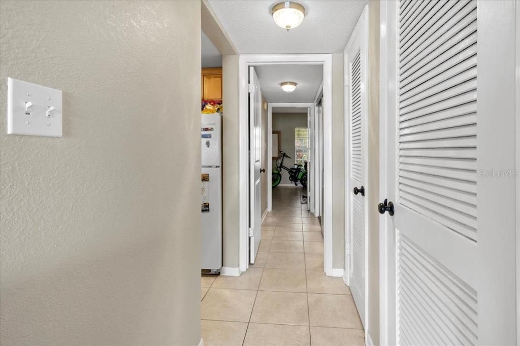 Recently Sold: $274,000 (1 beds, 1 baths, 717 Square Feet)