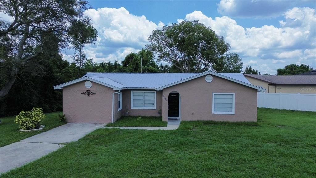 Recently Sold: $250,000 (3 beds, 1 baths, 1216 Square Feet)
