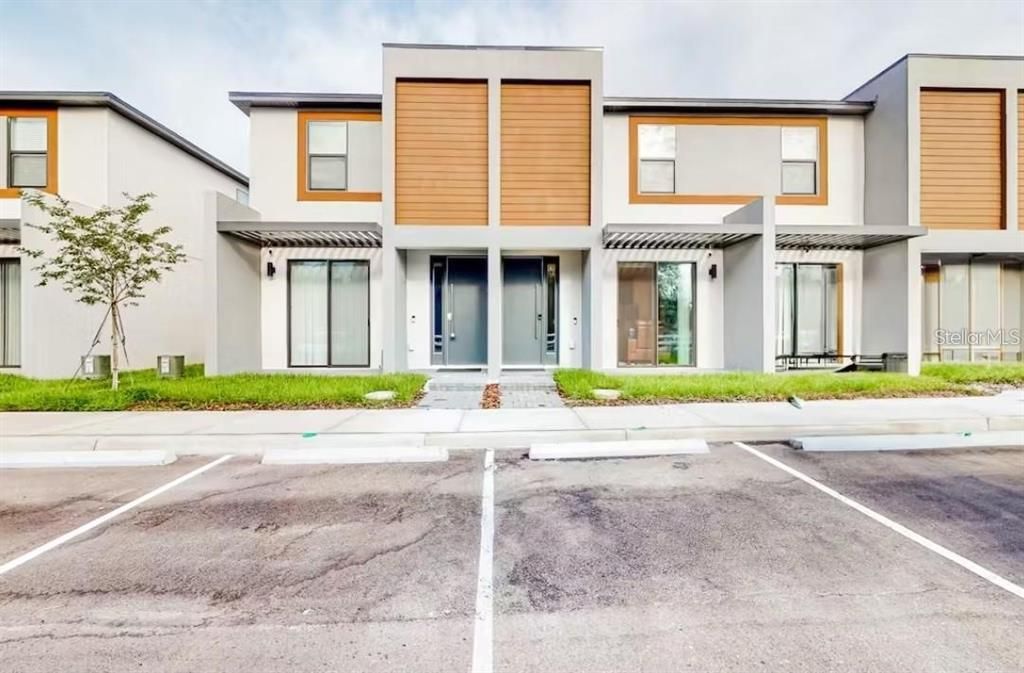 Vendido Recientemente: $246,950 (3 camas, 3 baños, 1361 Pies cuadrados)