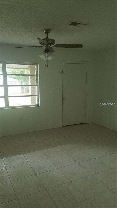Recently Rented: $1,200 (2 beds, 1 baths, 720 Square Feet)