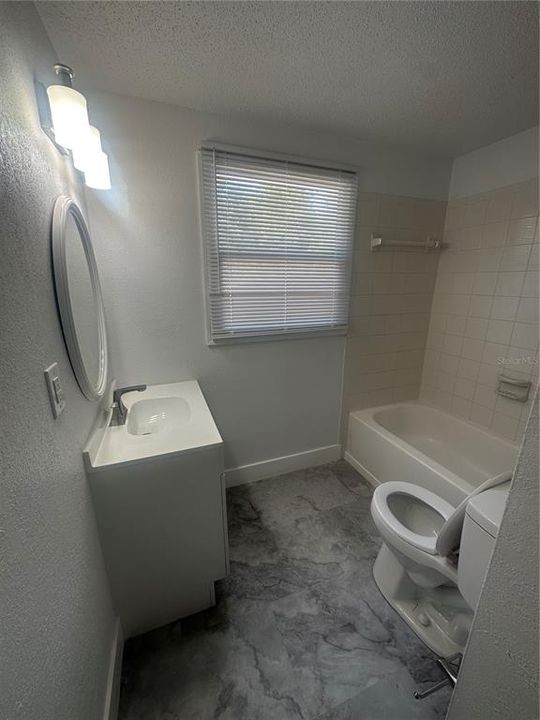 最近租的: $2,000 (3 贝兹, 1 浴室, 1077 平方英尺)