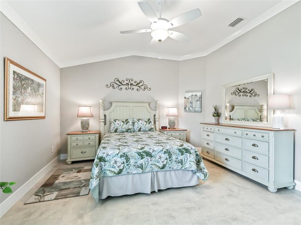 High Ceiling in Guest Bedroom with Closet