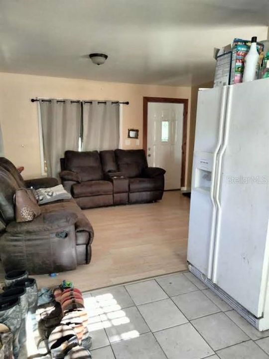 Vendido Recientemente: $130,000 (2 camas, 1 baños, 725 Pies cuadrados)