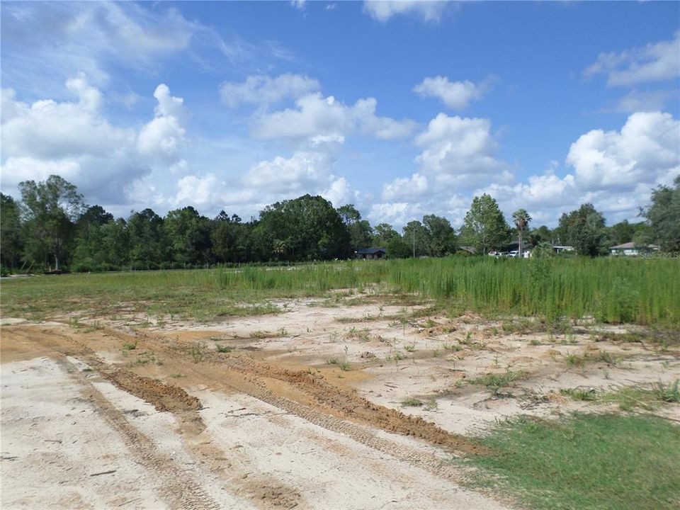 En Venta: $99,999 (2.62 acres)