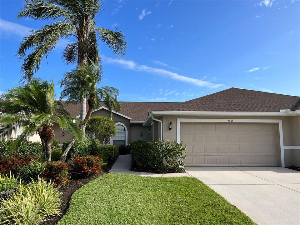 Recently Sold: $425,000 (2 beds, 2 baths, 1572 Square Feet)