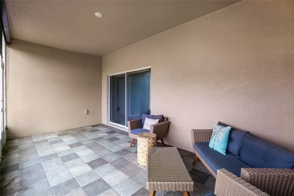 Recently Rented: $1,800 (2 beds, 2 baths, 1636 Square Feet)