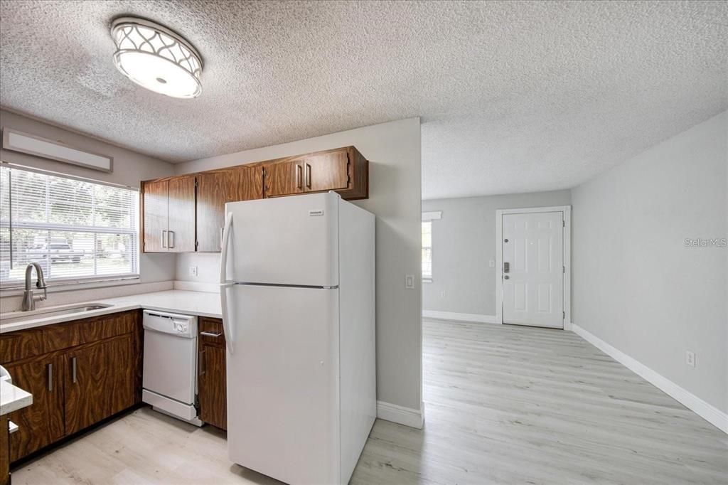 Recently Rented: $1,295 (1 beds, 1 baths, 675 Square Feet)