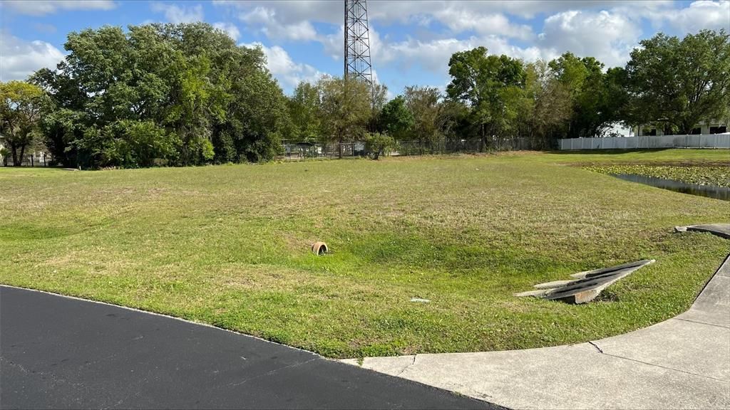 待售: $155,000 (0.42 acres)