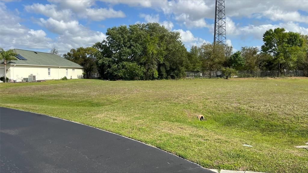 待售: $155,000 (0.42 acres)