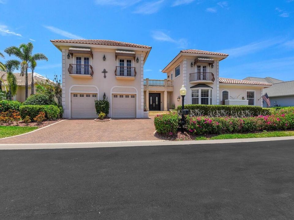 Recently Sold: $1,849,000 (4 beds, 3 baths, 4869 Square Feet)