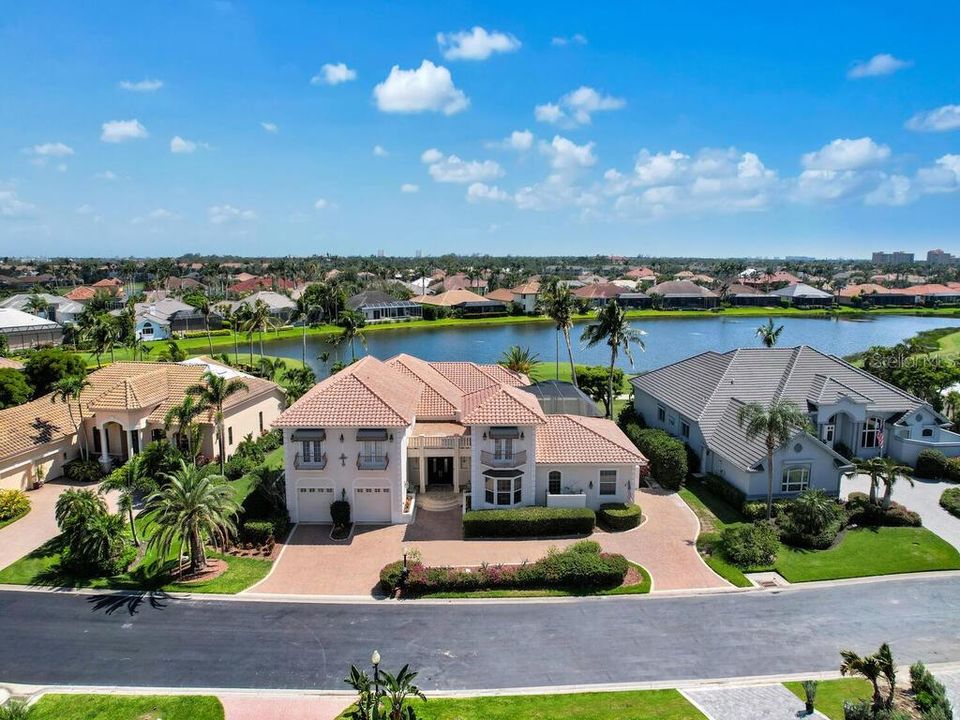 Recently Sold: $1,849,000 (4 beds, 3 baths, 4869 Square Feet)