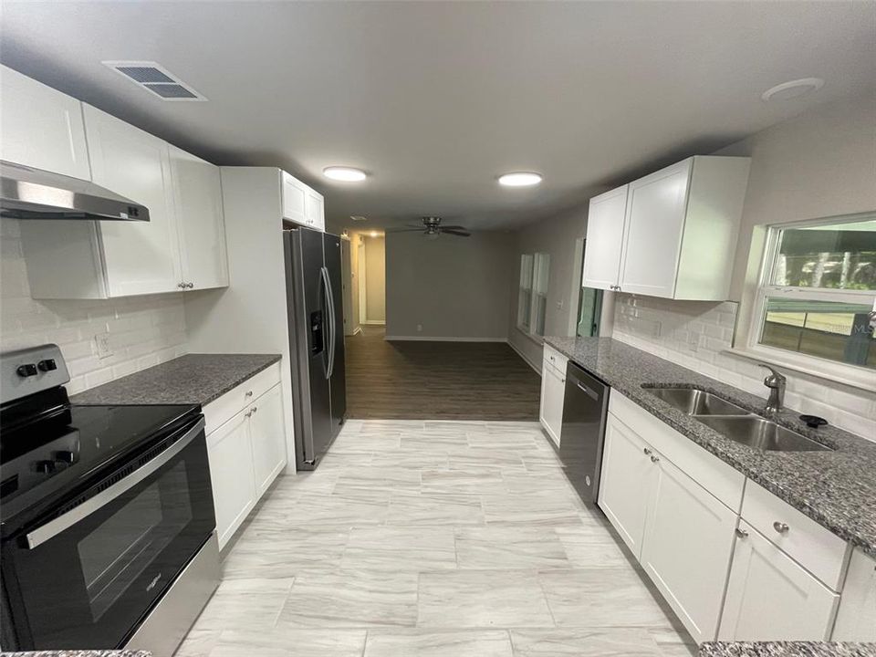 Recently Sold: $205,000 (3 beds, 2 baths, 1514 Square Feet)