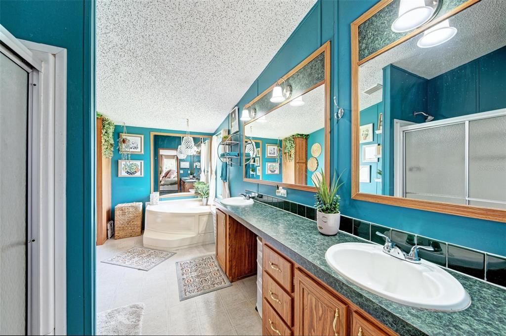 最近售出: $675,000 (5 贝兹, 3 浴室, 2280 平方英尺)